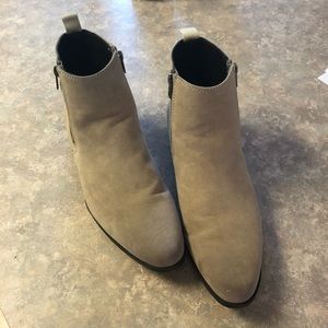 Asos Men’s Chelsea boots